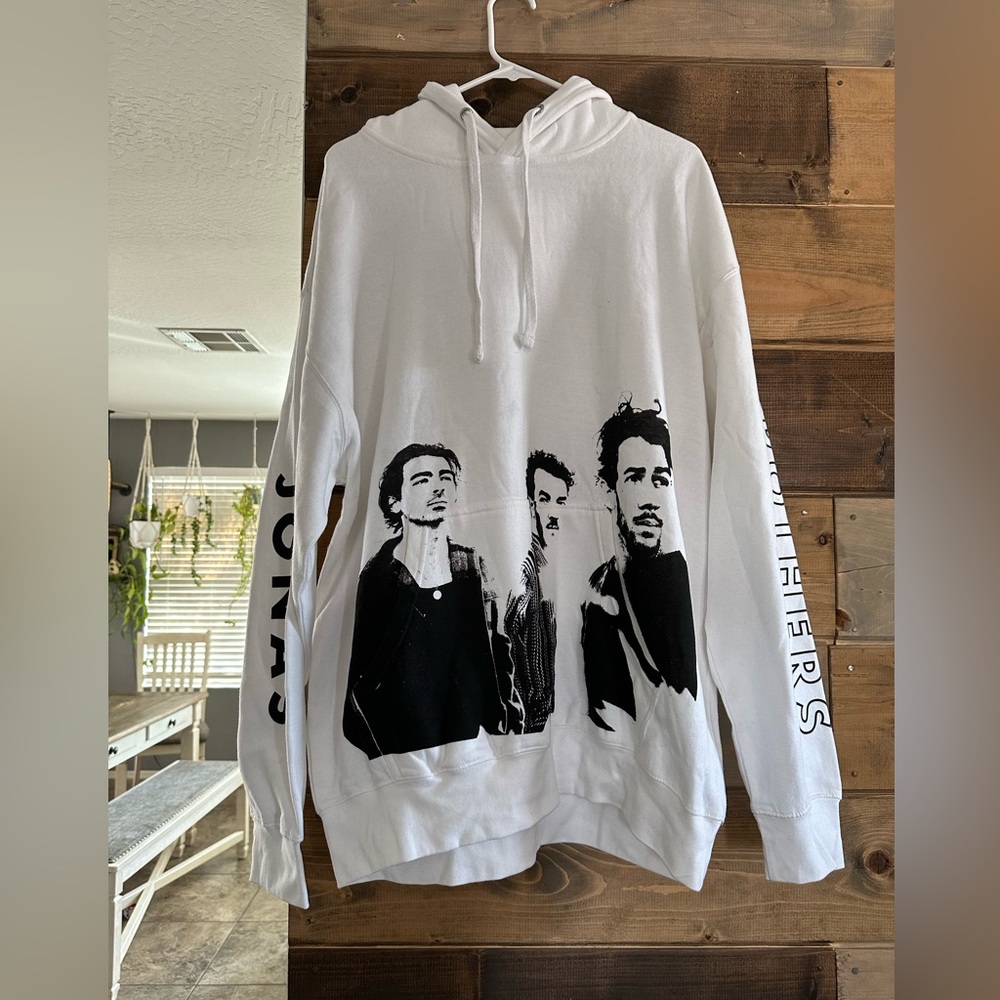 Jonas Brothers 2023 five albums one night tour hoodie Size XL